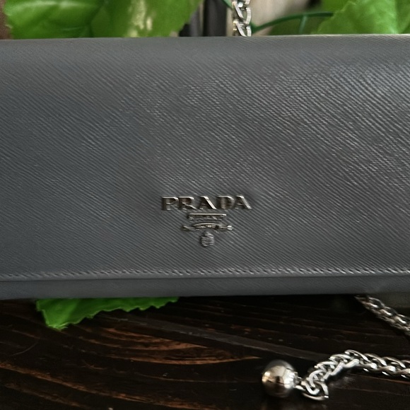 Authentic PRADA Large Saffiano Leather Wallet with Unbranded Silver Chain/Strap - Picture 4 of 8